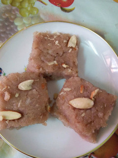 அவல் பர்ஃபி செய்முறை முக்கிய புகைப்படம்
