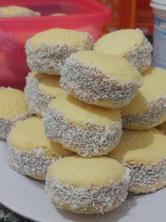Una foto de Deliciosos Alfajorcitos de Maicena👌
