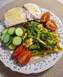 Яєшня зі спаржею та кропом😋