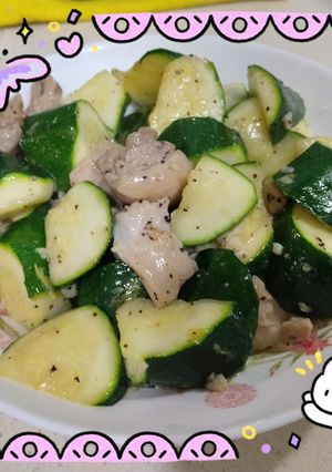 雞腿肉炒櫛瓜 的食譜成品照片