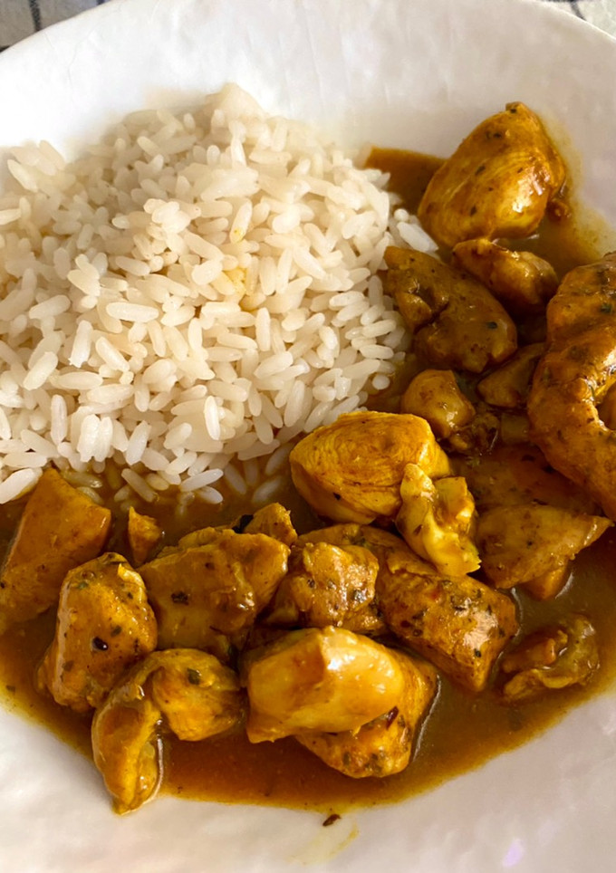 Una foto de Pollo marinado con especias
