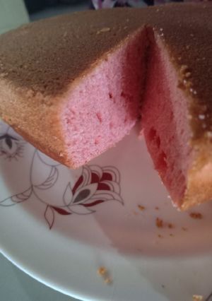 A picture of Strawberry cake (Naked).