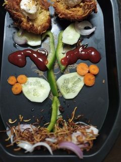 চীজি পটেটো বার্ডস নেস্ট উইথ চীজি পনির এগ (cheesy potato birds nest with cheesy paneer egg) রেসিপির প্রধান ছবি