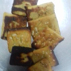 Gur Bajara ki meethi matthi A picture of Gur Bajara ki meethi matthi.