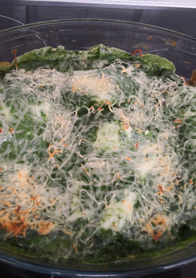 Una foto de Bacalao con patatas y bechamel de espinacas