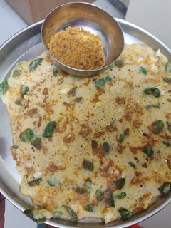 முருங்கைக் கீரை அடை (murungai Keerai Adai Recipe in tamil) செய்முறை முக்கிய புகைப்படம்