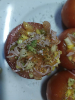 Una foto de Tomate relleno (frío)