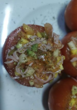 Una foto de Tomate relleno (frío)