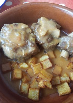 Una foto de Rabo de toro con brandy