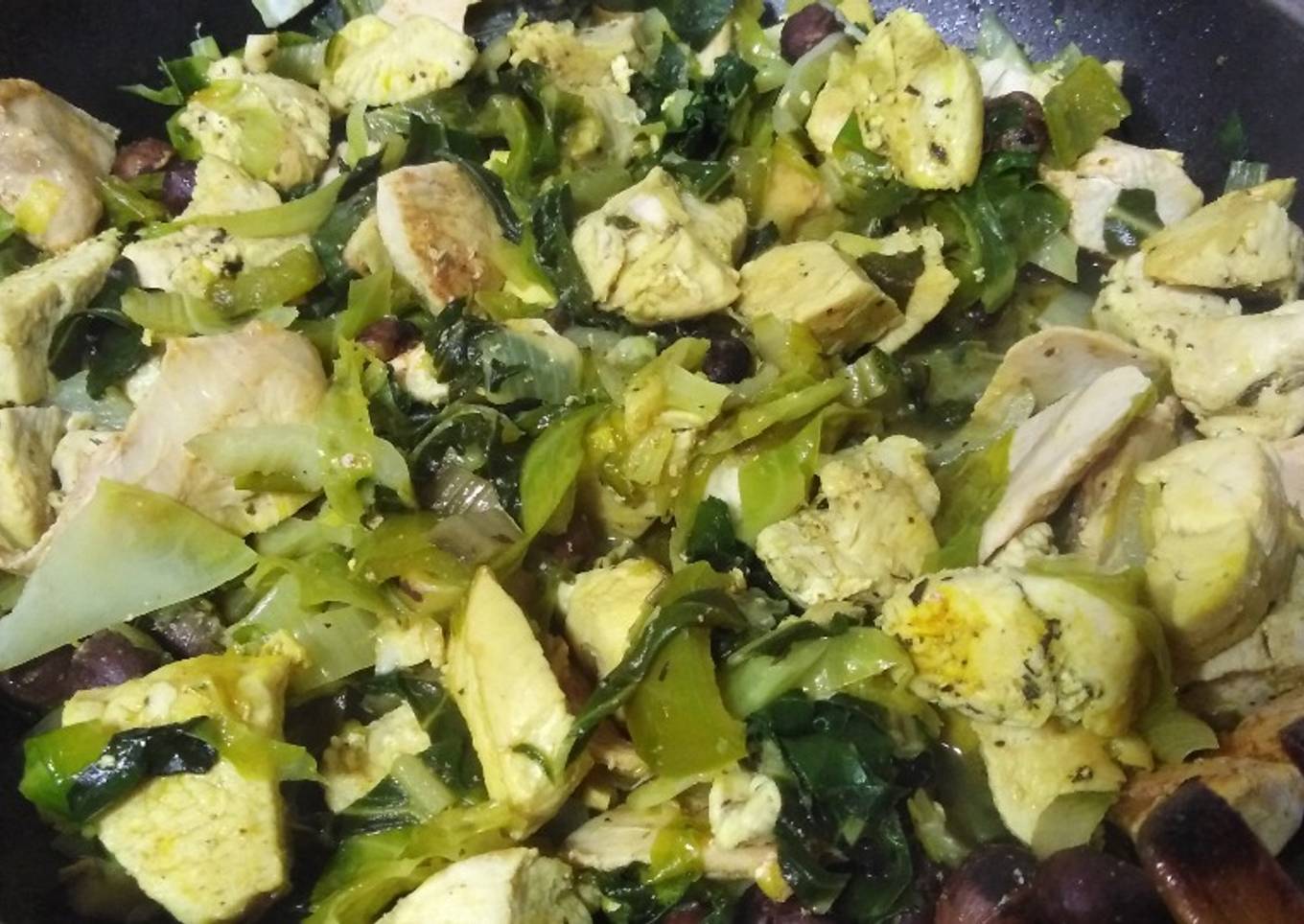 Pollo especiado con verduras
