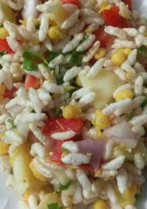 A picture of Bhel Puri.