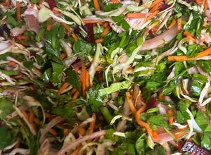 Una foto de Ensalada multicolor