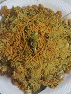 तीखी चटपटी भेल (Tikhi chatpati bhel recipe in Hindi) रेसिपी मुख्य फोटो