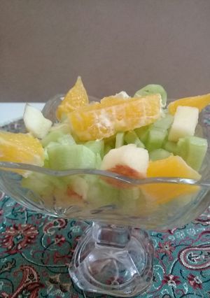 عکسی از دستور سالاد ۳ میوه برای خوردن راحت کودکان