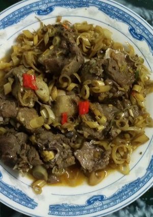Hình của món Bò xào sả.