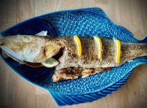 Una foto de Lubina al limón (al horno)