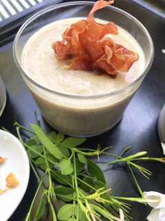 Una foto de Crema fría de champiñones