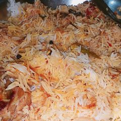A picture of Chicken biryani.