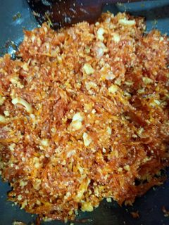 गाजर हलवा (gajar halwa recipe in marathi) रेसिपी चे मुख्य फोटो