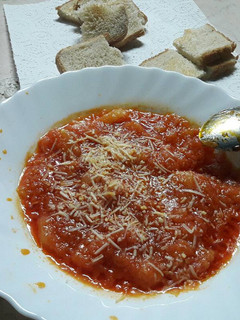 Una foto de Pisto de tomate con calabacín y cebolla