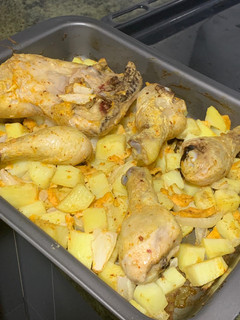 Una foto de Pollo al horno con salsa