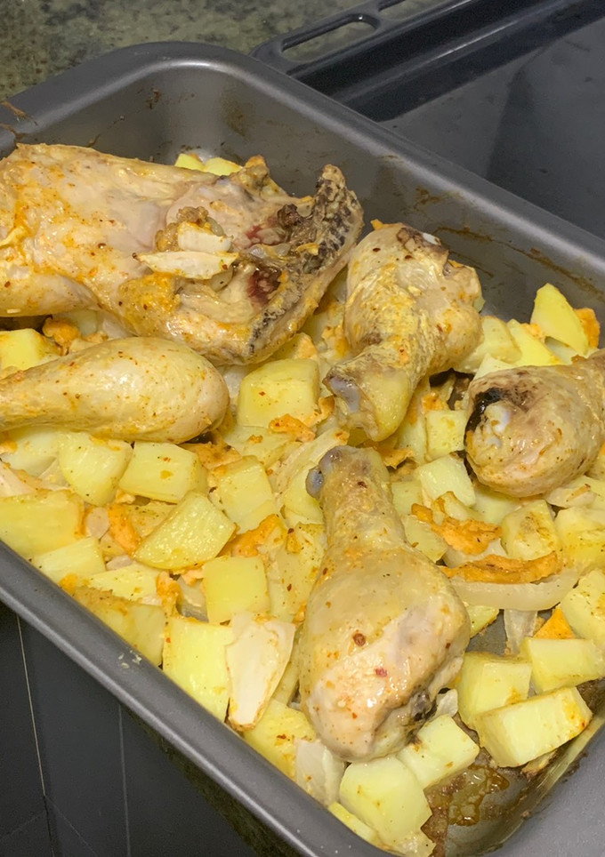 Una foto de Pollo al horno con salsa