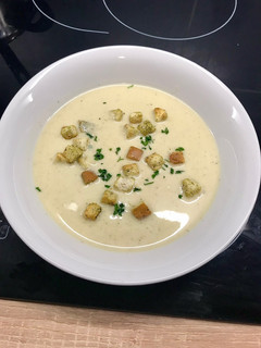 Fokhagymakrémleves recept fotója