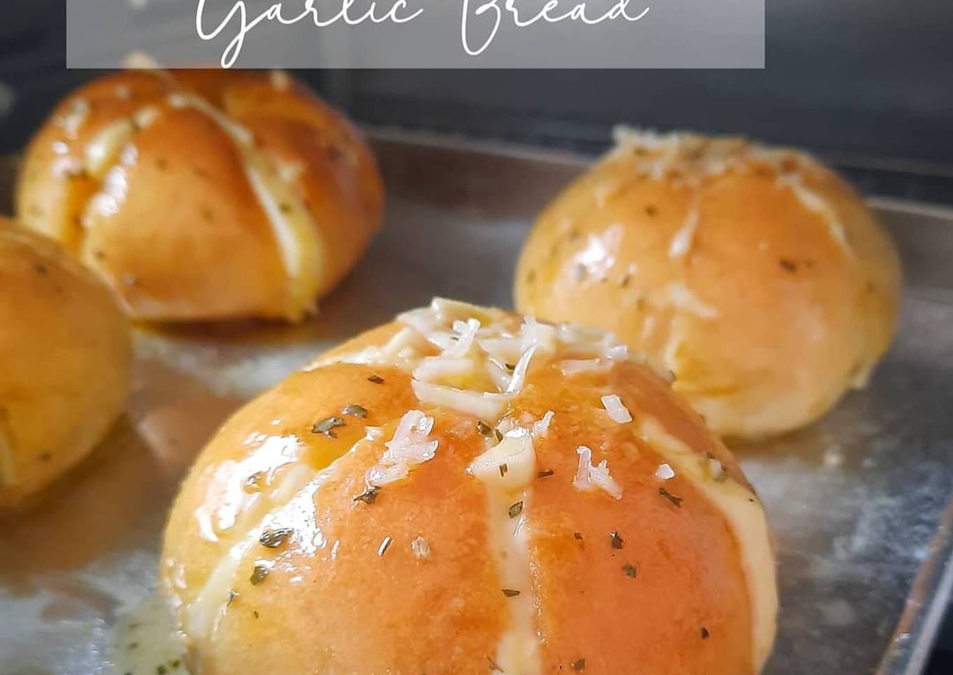 Korean Cream Cheese Garlic Bread