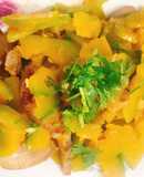 Bí đỏ xào thịt