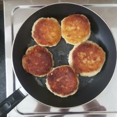 A picture of Aloo ki tikki.