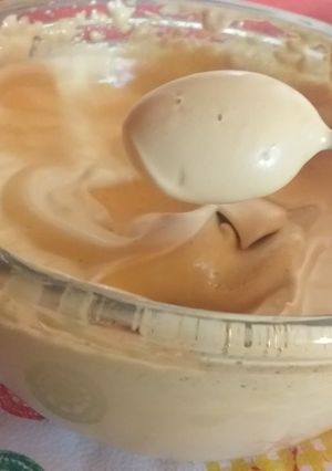 Una foto de Crema café hecha con agua