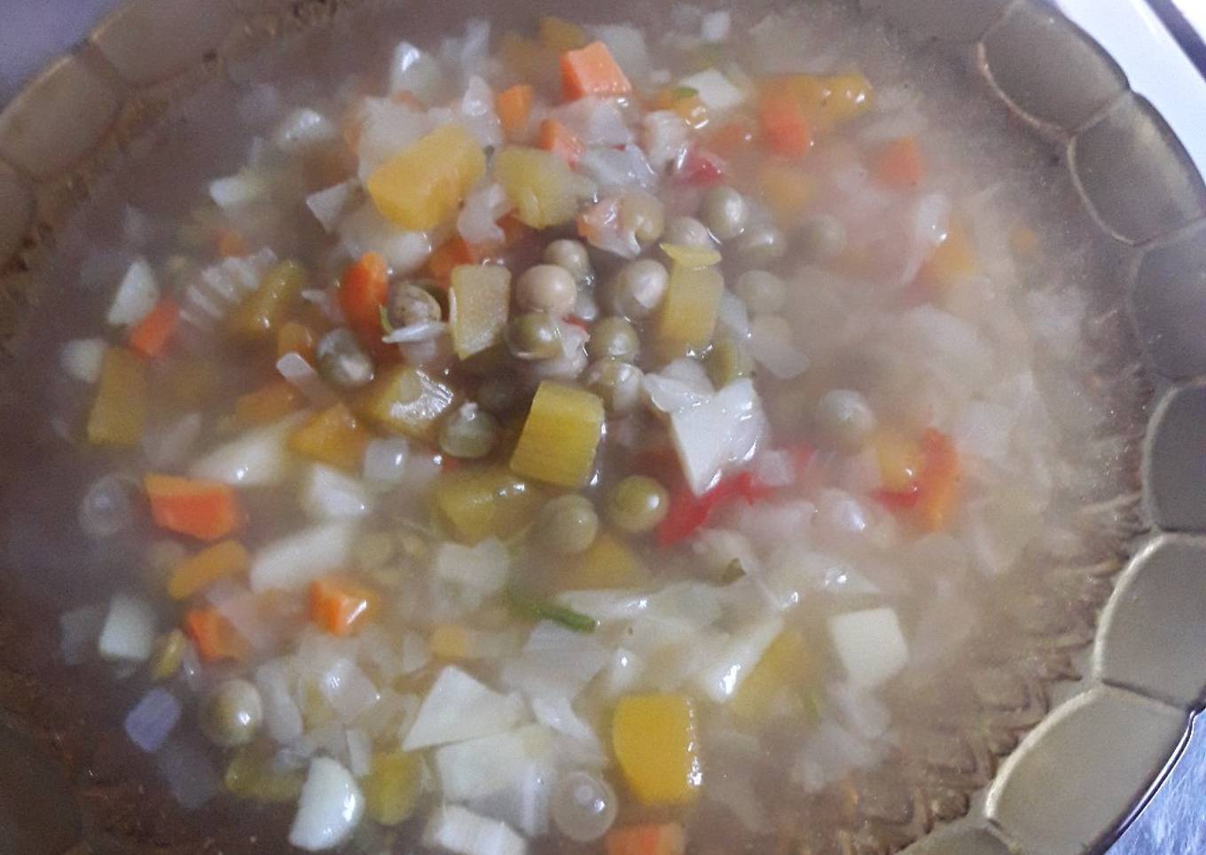 Sopa de verduras para estos fríos ¡Rica y calentita!