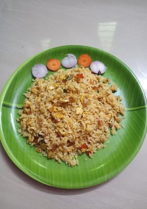 முட்டை சாதம் (Egg Rice recipe in tamil) செய்முறை முக்கிய புகைப்படம்