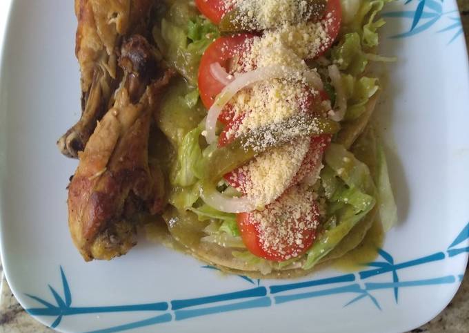 Enchiladas verdes con pollo frito Receta de Maria Macias- Cookpad