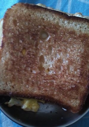 A picture of Eggs cheese bread.
