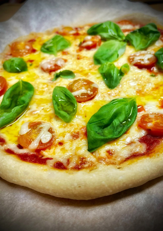 Una foto de Pizza napolitana casera (masa con prefermento)
