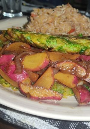 Una foto de Tacos veganos de lechuga con rabanitos