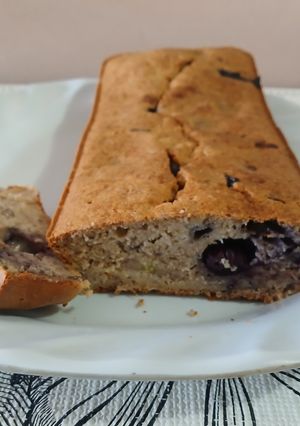 Una foto de Budín saludable y fácil de avena, banana y arándanos ☺️