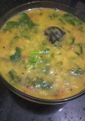 முருங்கைக் கீரை சாம்பார் (Murunkai keerai sambar recipe in tamil) செய்முறை முக்கிய புகைப்படம்