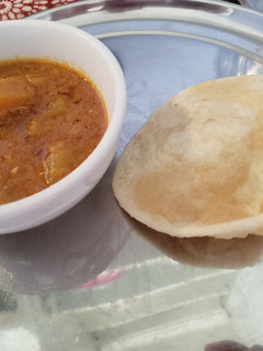 A picture of Dahi vale aloo with supersoft puri.