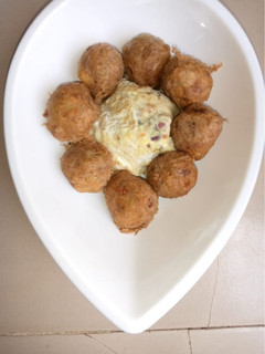 A picture of Yam balls.