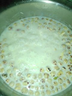 मखाने की शुगर फ्री खीर (Makhane ki sugar free kheer recipe in hindi) रेसिपी मुख्य फोटो