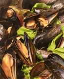 Trai Pháp (Vẹm Đen) Sốt Vị Thái Chua Cay (Tom Yum)