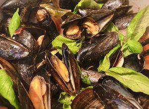 Hình của món Trai Pháp (Vẹm Đen) Sốt Vị Thái Chua Cay (Tom Yum).