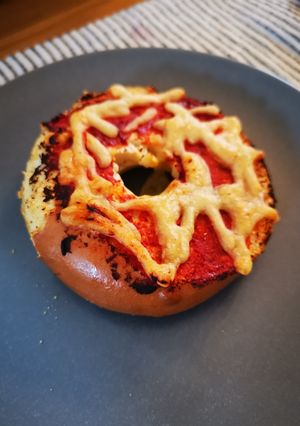 A picture of George's Pizza Bagels!.