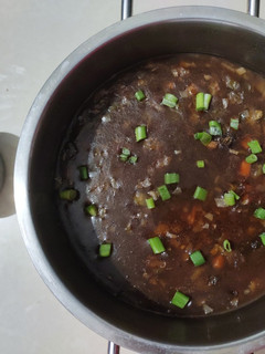 கார சார வெஜிடபிள்ஸ் சூப் (Hot and sour veg soup) செய்முறை முக்கிய புகைப்படம்