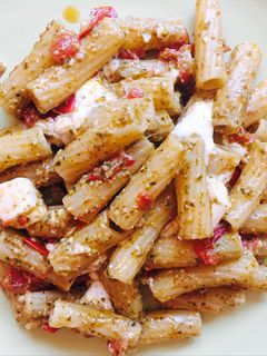 Foto di Pasta al pesto con aggiunta