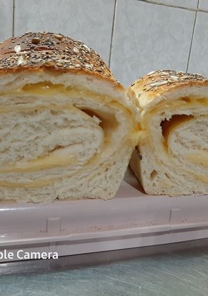 Una foto de Pan lactal relleno de queso