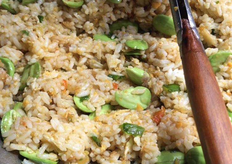 Bagaimana Menyiapkan Nasi goreng cabe hijau pete Anti Gagal
