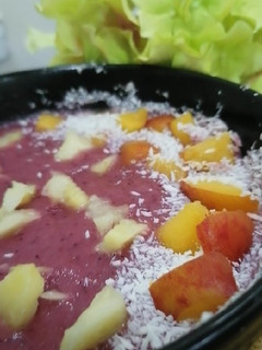 صورة لوصفة سموذي لذيذ مشكل 🍓🍇🍌🍑🥭🍍